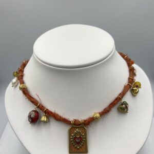 Collier Tissu Rouge & Acier Inoxydable – Charme Discret