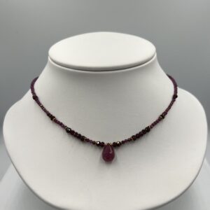 Collier En Grenat Rhodolite – Goutte de Passion